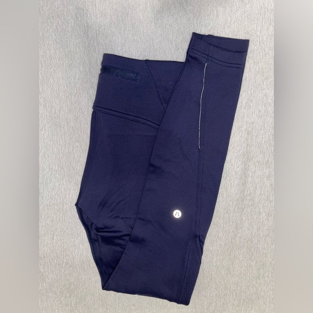 Lululemon lined leggings. Size 4. Barely worn. Perfect condition.